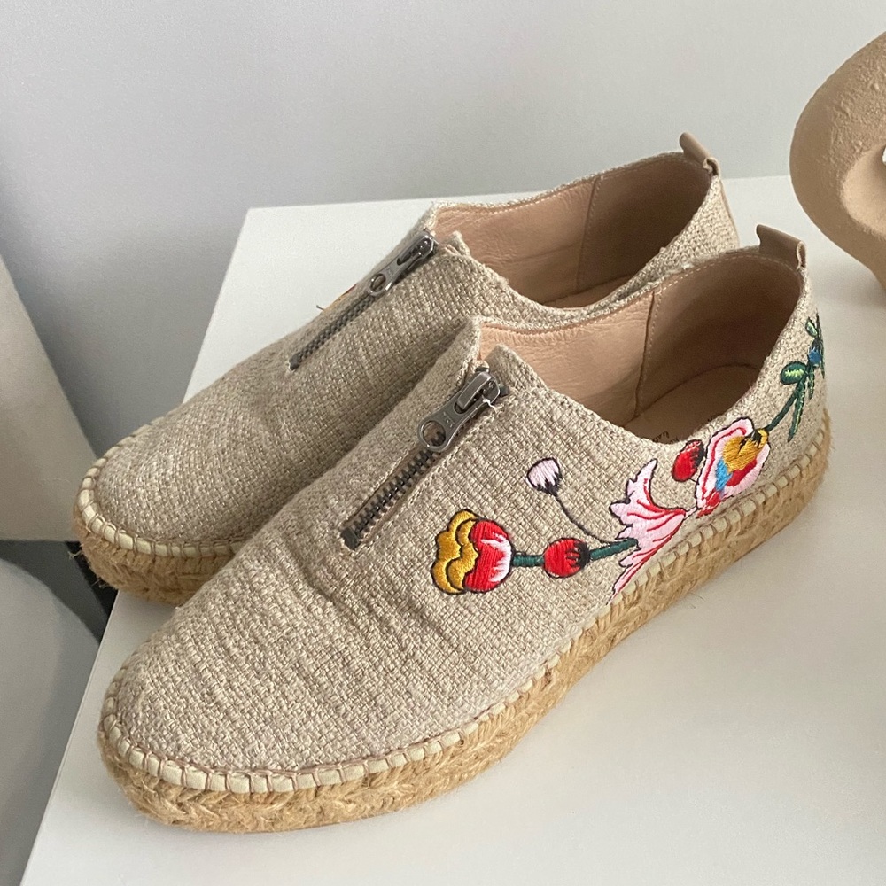 Eric Michael Womens Serena Embroidered Espadrilles Tan Canvas Floral Platform